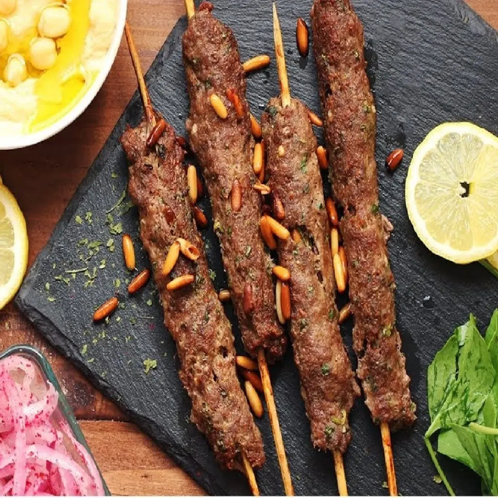 كباب بالصنوبر - نفر
